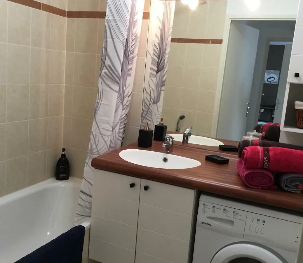 L Edelweiss Et Sa Piscine Apartment Albertville France