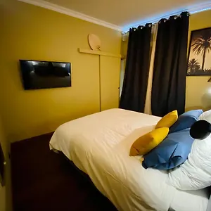 i-cannes-sleep-centre-ville-au-calme.fr-provencehotel.com/